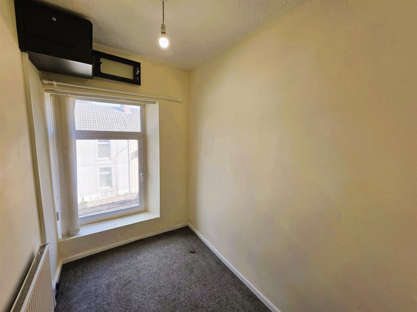 Llandafen Road, Llanelli, SA14 9BD